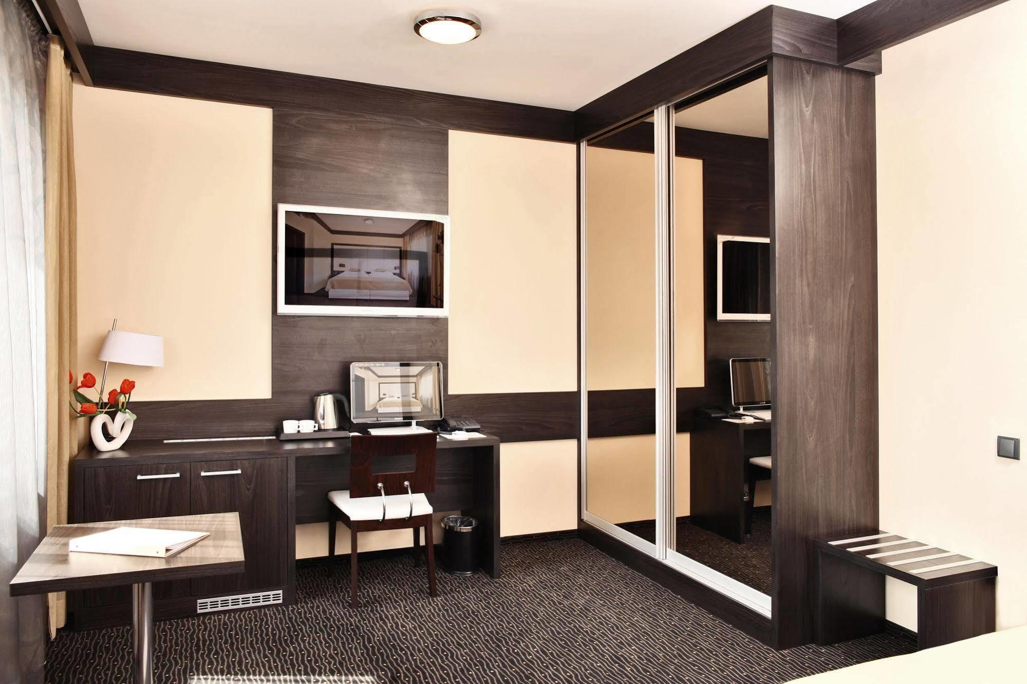 Hotel Lifestyle Prag Exteriör bild