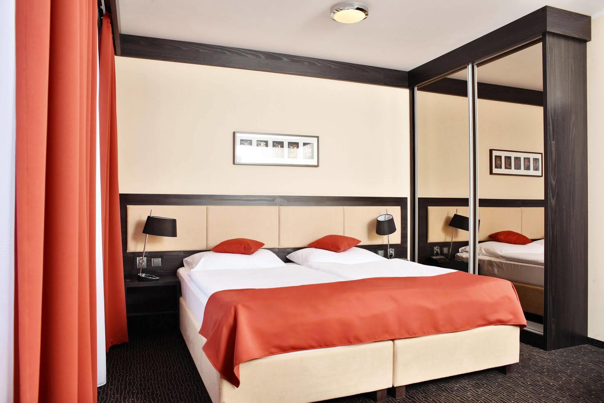 Hotel Lifestyle Prag Exteriör bild
